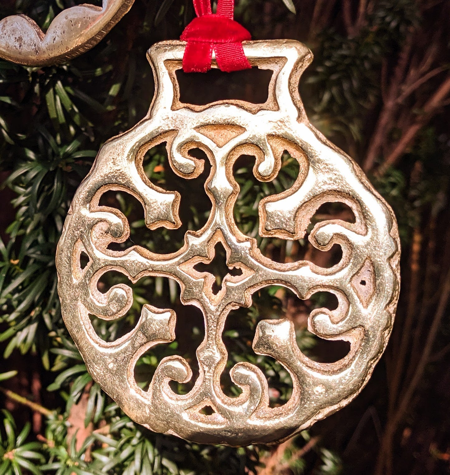Moline Cross Horse Brass