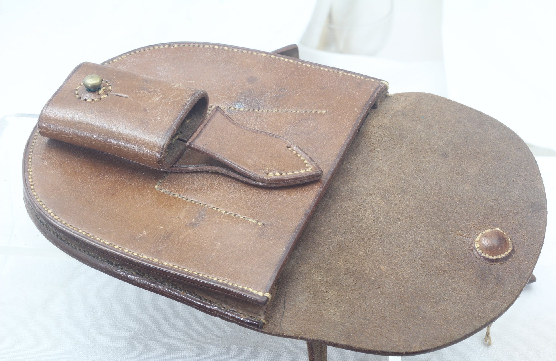 WWI 1915 British Military Spare Horseshoe Case with Sword Frog & Sealed Standard Pattern