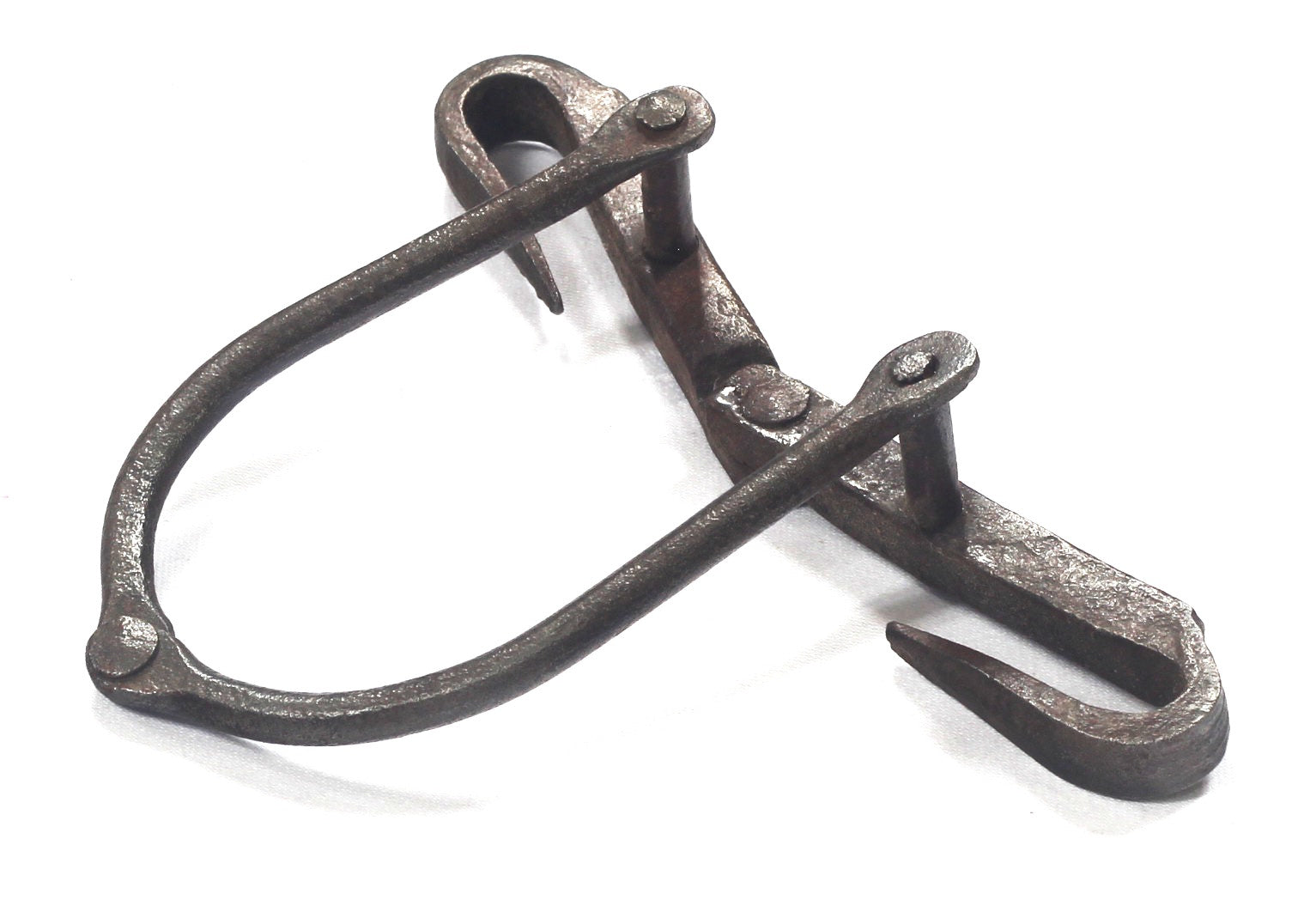 A Steel Spring or Butterfly Bit with Hinged Tongue Bar