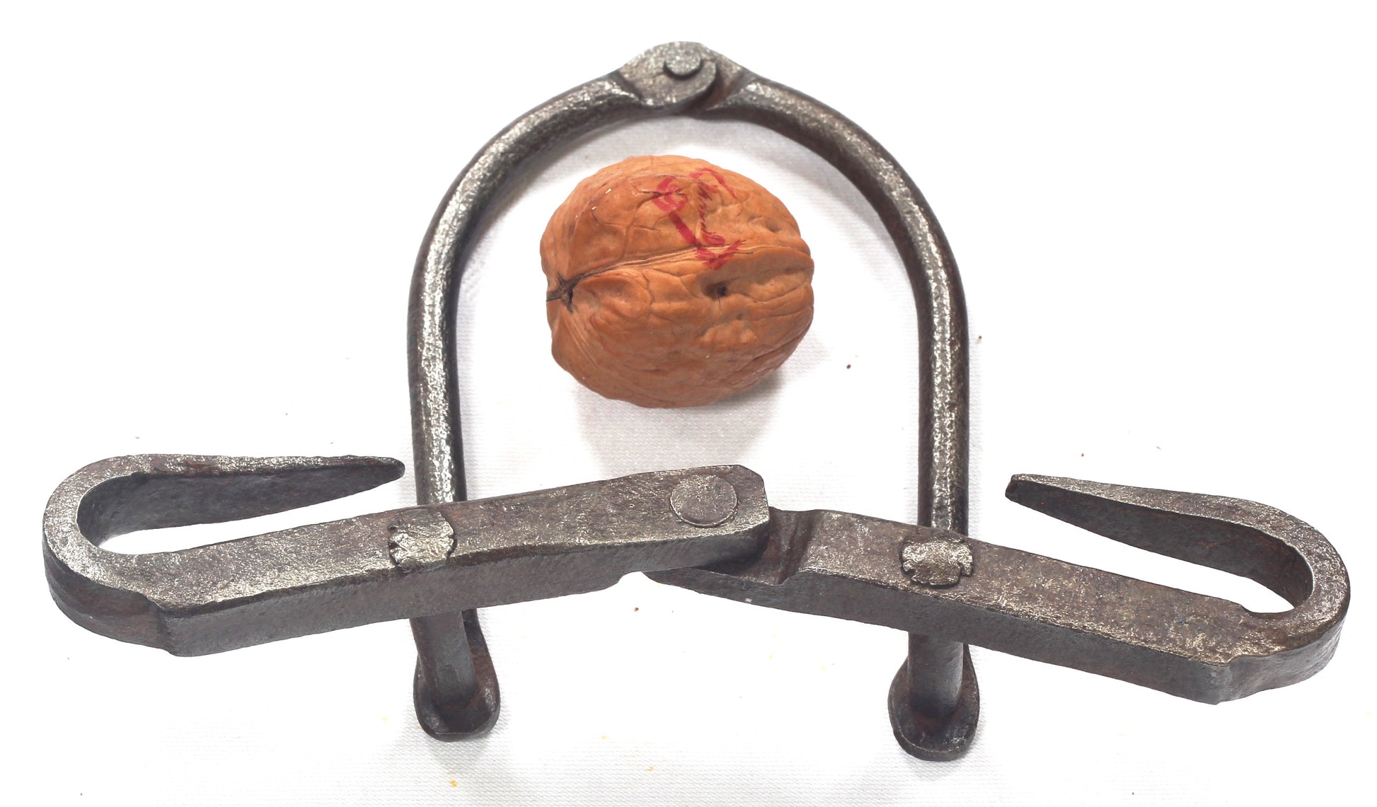 A Steel Spring or Butterfly Bit with Hinged Tongue Bar