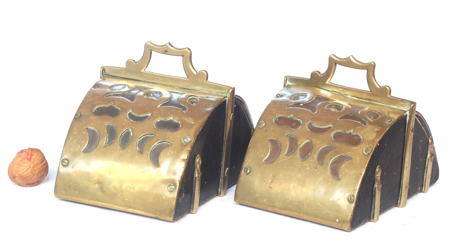 Pair of Portuguese stirrups