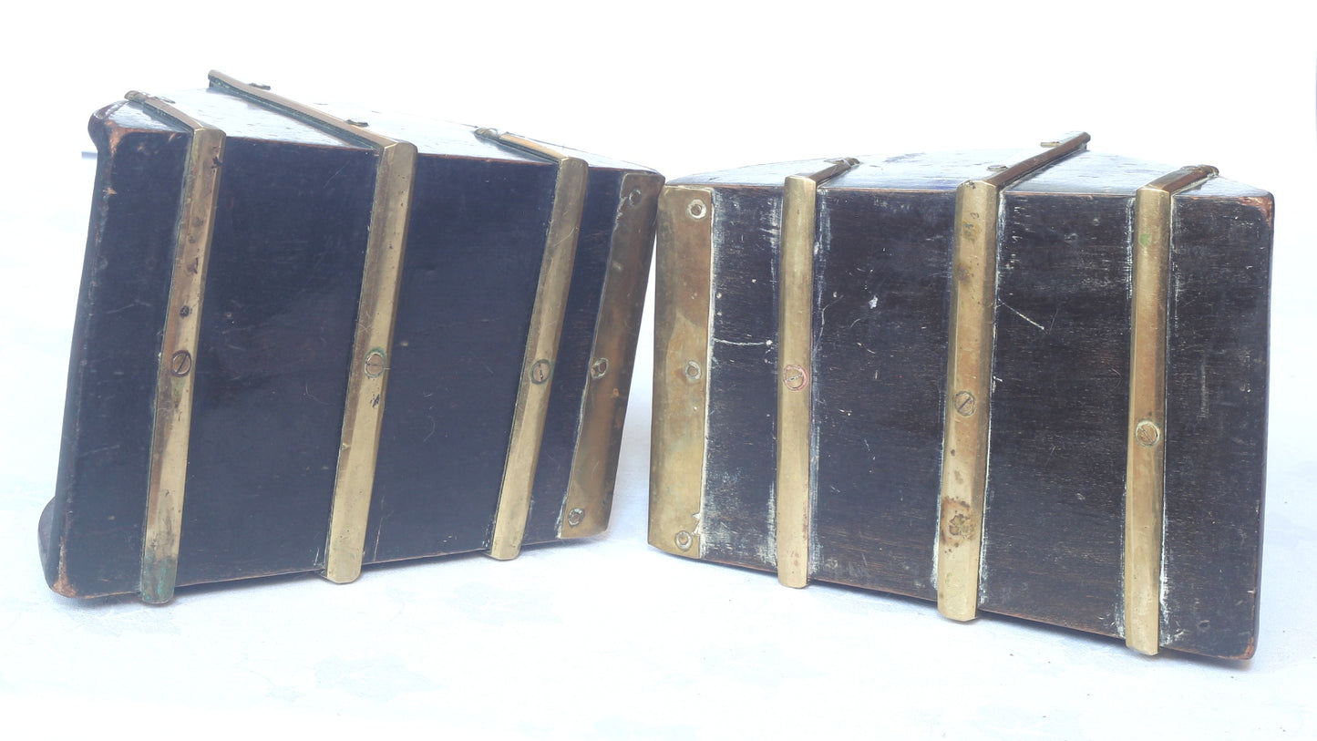 Pair of Portuguese stirrups