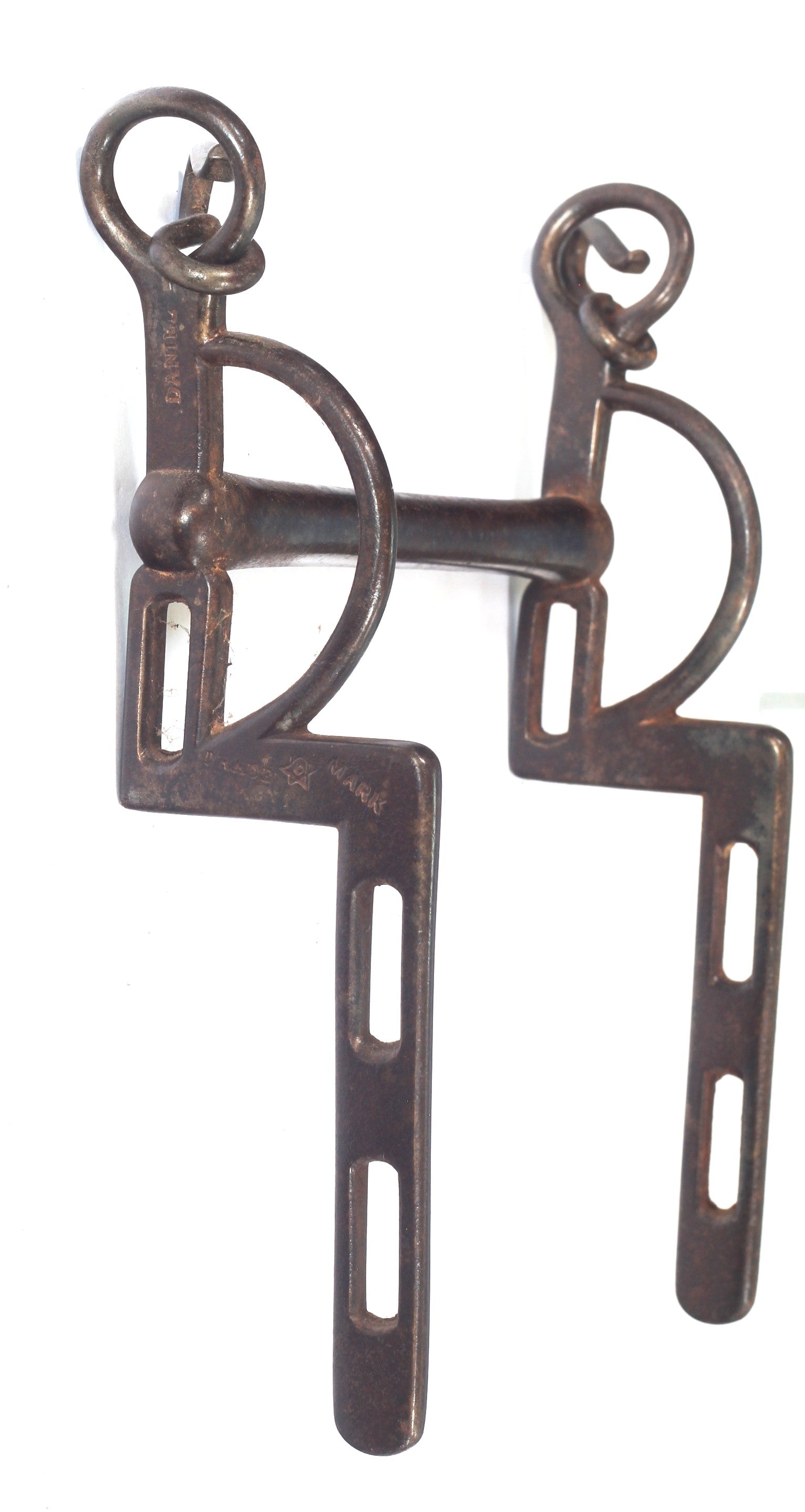 A Daniel Star Trademark Fixed Cheek Elbow Bit